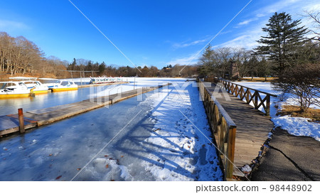 Karuizawa Shiozawa Lake (winter) 17 98448902