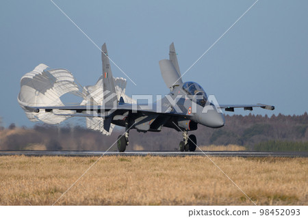 Indian Air Force Sukhoi Su-30MKI landing 98452093