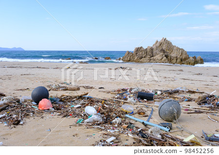 Garbage washed ashore on the beautiful Suishohama Beach 98452256