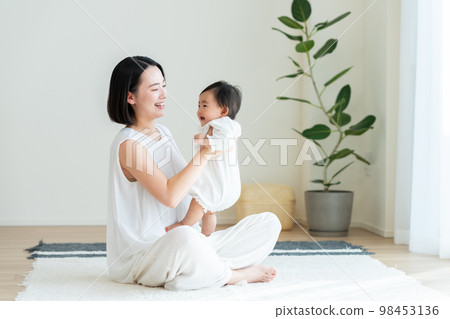 Baby and young mom Baby and young mom 98453136