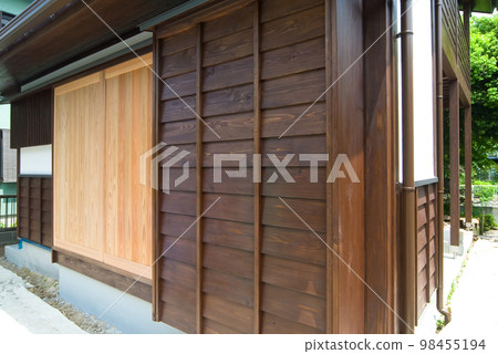 木門框日式房屋 98455194