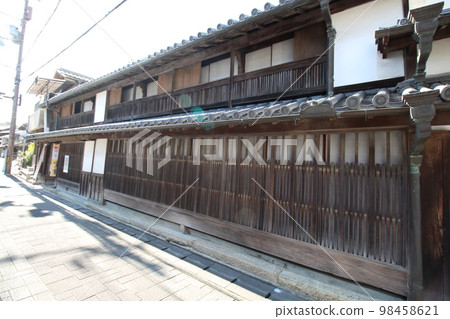 室津街景 辰野市立室津會站大樓(貨代三木半四郎“島屋”遺跡) 兵庫縣辰野市三町室津市 室津街景 辰野市立室津會站大樓(貨代三木半四郎“島屋”遺跡) 兵庫縣辰野市三町室津市 98458621