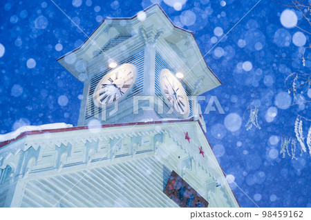 Sapporo Clock tower in snow 98459162