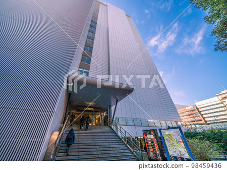Yokohama cityscape in Japan Looking forward to Shin-Yokohama Station, which will be more convenient with the opening of the Sotetsu Shin-Yokohama Line and Tokyu Shin-Yokohama Line (March) 98459436