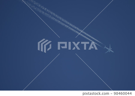 飛機雲 98460044