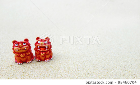 Shisa and the sea of Okinawa Ishigaki Island Shisa and the sea of Okinawa Ishigaki Island 98460704
