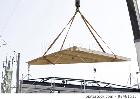 Work to install a new roof Construction method Work to install a new roof Construction method 98461513