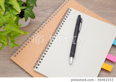 筆記和圓珠筆 98461553