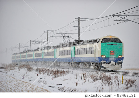 Uetsu Main Line Chujo-Kanazuka JR East 485 series R21 formation (Niigata) Inaho add-on 8 cars Uetsu Main Line Chujo-Kanazuka JR East 485 series R21 formation (Niigata) Inaho add-on 8 cars 98462151