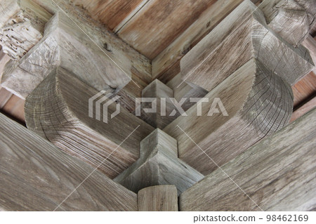 The braided part of a wooden building 98462169
