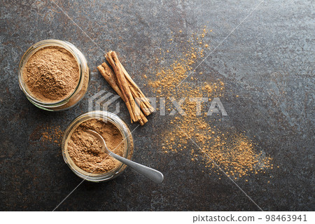 Cinnamon powder 98463941