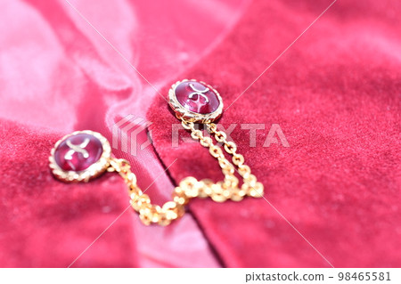 Red women's suede vest chain 98465581
