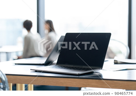 Business image meeting unmanned 98465774