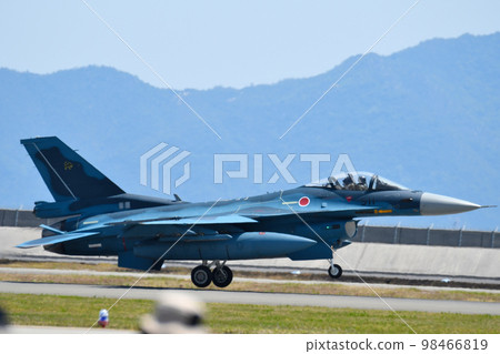 F-2戰機起飛 98466819