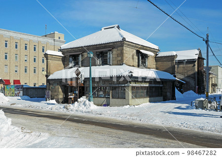 Otaru Historic Building Former Natori Takasaburo Shoten (Otaru Taisho Glass Museum) 98467282