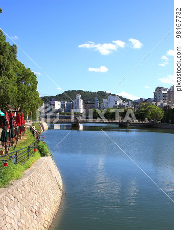 打開咖啡館 98467782