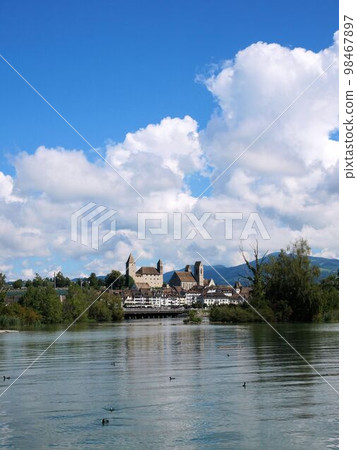 瑞士 聖加侖 蘇黎世湖和拉珀斯維爾 瑞士 聖加侖 蘇黎世湖和拉珀斯維爾 98467897