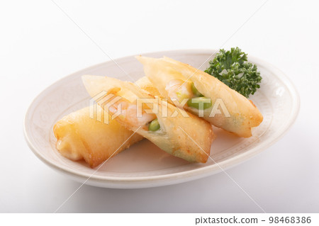 Cheese spring rolls with shrimp and edamame 98468386
