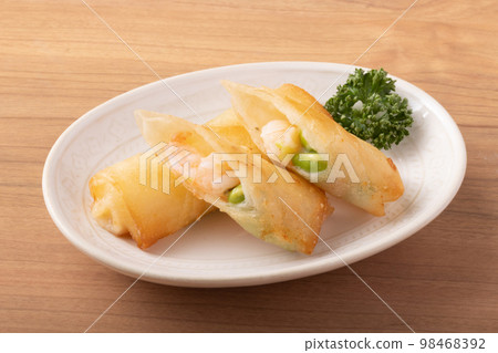 Cheese spring rolls with shrimp and edamame 98468392