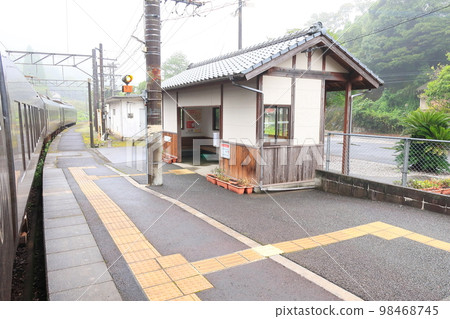 A rainy morning in the summer of 2022, scenery from the train window from Saiki Station to Nobeoka Station on the Nippo Main Line 98468745