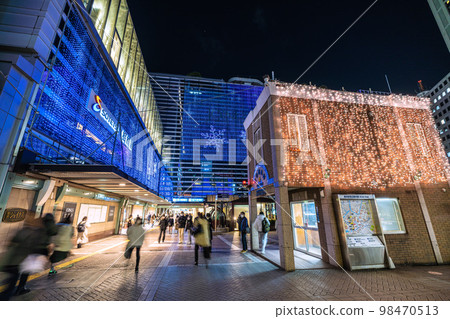 日本橫濱市景 橫濱站西口橫濱高島屋、相鐵Joinus、派出所（橙色版）等燈光製作 98470513