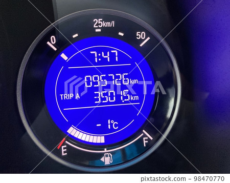 Inside the car in the middle of winter 98470770