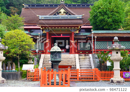 Kishu Toshogu Shrine / Karamon Gate and Worship Hall (Wakayama City, Wakayama Prefecture) Kishu Toshogu Shrine / Karamon Gate and Worship Hall (Wakayama City, Wakayama Prefecture) 98471122