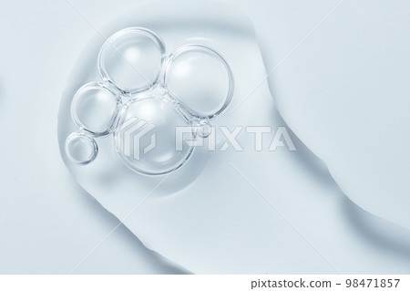 transparent liquid with air bubbles transparent liquid with air bubbles 98471857