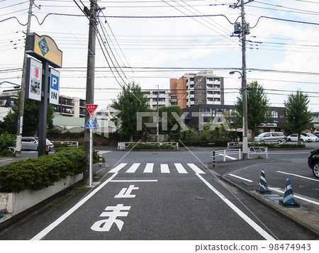 東京 T 型路口和行人穿越道城市景觀 東京 T 型路口和行人穿越道城市景觀 98474943