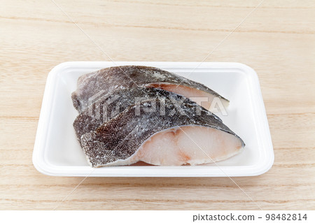 Silver cod fillets in a food tray 98482814