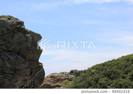 Strangely shaped rocks/rocks that look like a profile of a person 98482816