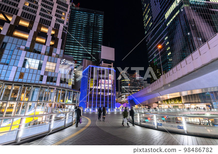 “東京”澀谷站和辦公區的夜景 “東京”澀谷站和辦公區的夜景 98486782