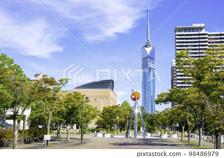 Beautiful Fukuoka Tower seen from Sazae Street 98486979