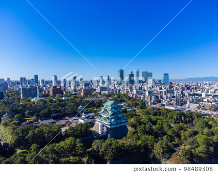 十月愛知名古屋城/天守閣和名古屋站周邊的摩天大樓 98489308