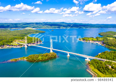 Noto Island and Twin Bridge (Noto Island is on the right, the distant view is Noto Peninsula) Noto Island and Twin Bridge (Noto Island is on the right, the distant view is Noto Peninsula) 98489341