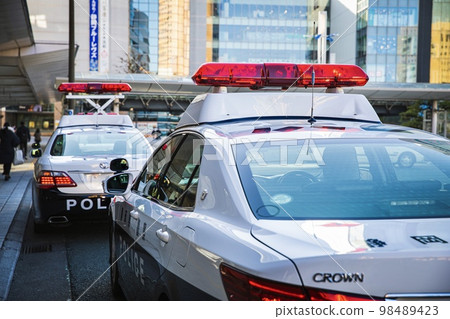 警察形象 警車在行動 98489423