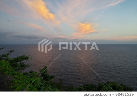 《Kyoto Prefecture》 Dawn on a sunny day, scenery of Kyogamisaki 98491539