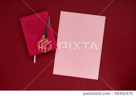 How to make a paper bookmark for congratulations, confession in lovein and fun on Valentine's Day. Children's art project. DIY concept. Step by step photo instruction. Step 1. Preparation for manufact How to make a paper bookmark for congratulations, confession in lovein and fun on Valentine's Day. Children's art project. DIY concept. Step by step photo instruction. Step 1. Preparation for manufact 98492870