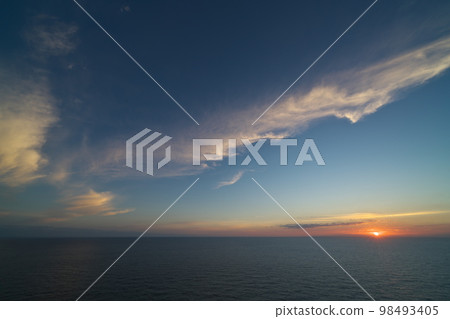 《Kyoto Prefecture》Scenery of Kyogamisaki Sodeshienchi on a sunny day 《Kyoto Prefecture》Scenery of Kyogamisaki Sodeshienchi on a sunny day 98493405