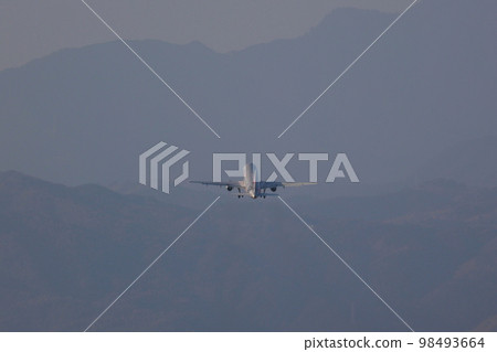 噴氣式飛機起飛高知機場 98493664