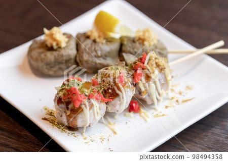 章魚和沙丁魚串 章魚和沙丁魚串 98494358