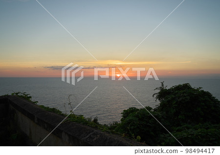 《Kyoto Prefecture》Scenery of Kyogamisaki Sodeshienchi on a sunny day 98494417