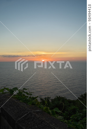 《Kyoto Prefecture》Scenery of Kyogamisaki Sodeshienchi on a sunny day 98494418