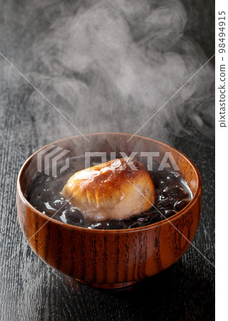 Zenzai with mochi steaming up 98494915