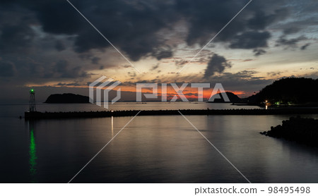 黃昏的大海 黃昏的大海 98495498