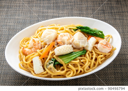 Seafood fried noodles. 98498794