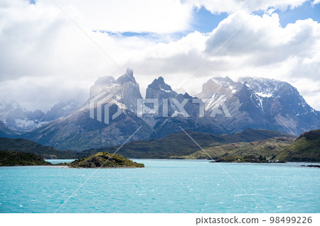 Peine National Park Mount Cuernos from Lake Peole 98499226