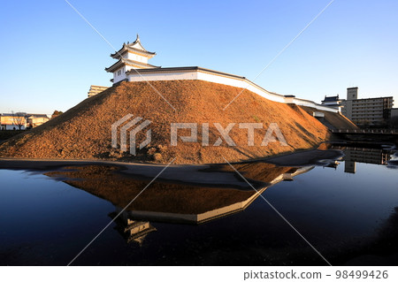 Seimeidai in Utsunomiya Castle Ruins Park / Utsunomiya City, Tochigi Prefecture 98499426