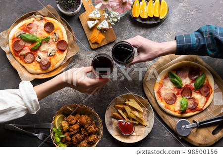 enjoy lunch and drinks enjoy lunch and drinks 98500156