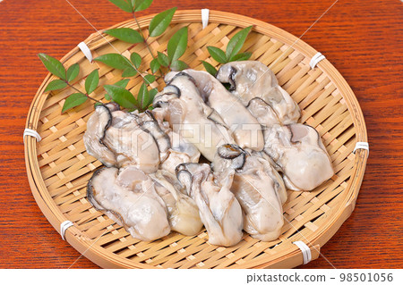 廣島縣產的牡蠣殼、生蠔、生蠔、貝類、加熱用無水生蠔。注）不可生食。生的生的。 98501056